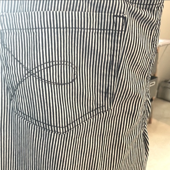 100% cotton Conductor stripe capris - Picture 1 of 16